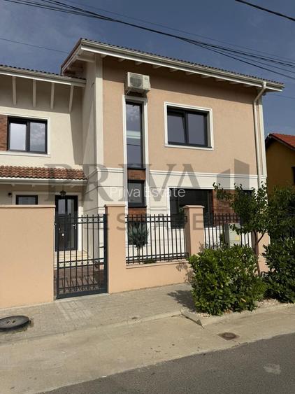 Casa modernă cu garaj, 5 camere, 4 bai, terasa, Dumbrăvița