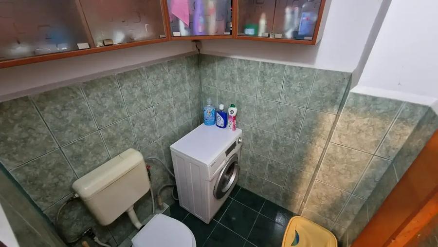3 camere de vânzare, centrală proprie, 13 septembrie - Dornească