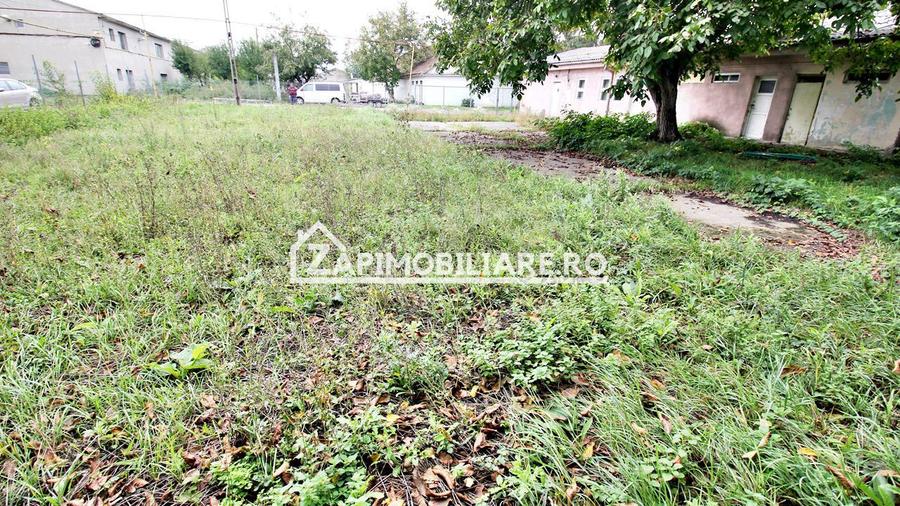 Hală + birouri si spatiu comercial 700 mp. teren 2.500 mp