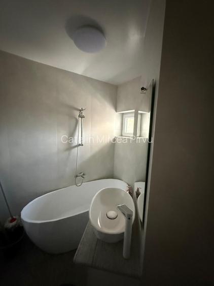 Inchiriez Apartament 3 camere - 10