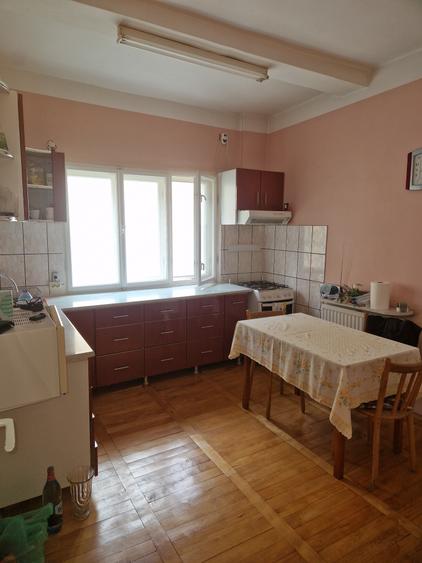 Casa vânzare zona str Lupeni