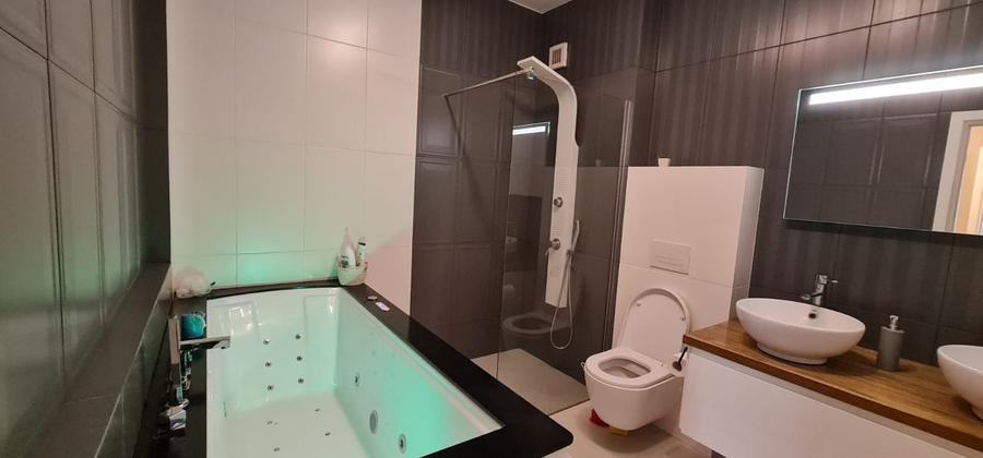 3 camere, de inchiriat, 83 mp, cu parcare subterana, in Buna Ziua