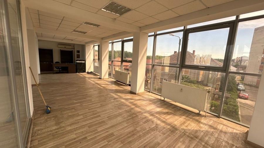 Cladire de vanzare – 550 mp. Locație foarte bună