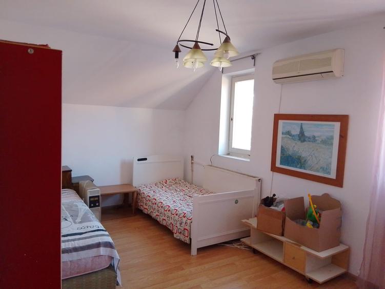 Damaroaia, strada linistita, P+1,necesita renovare, teren 370mp