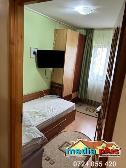Apartament 3 camere decomandat Micro 17 – mobilat și utilat.