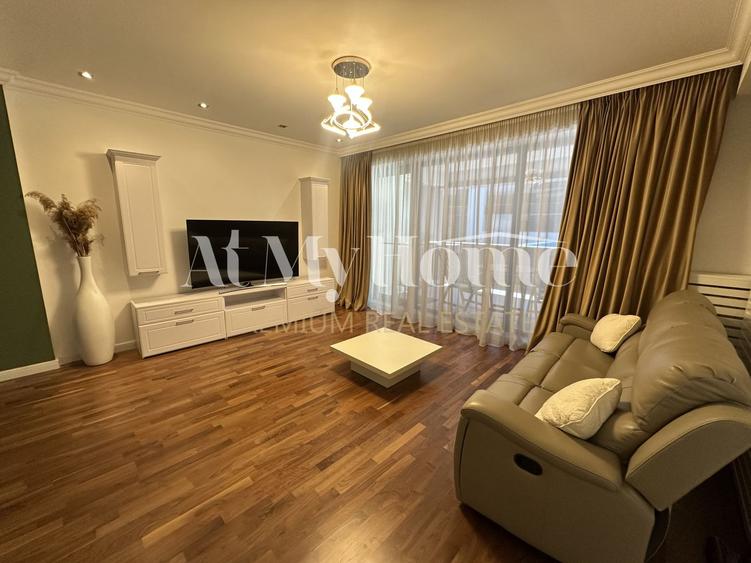 Apartament spatios cu 2 camere/ piscina exterioara/ terasa 21 mp/ Iancu Nicolae