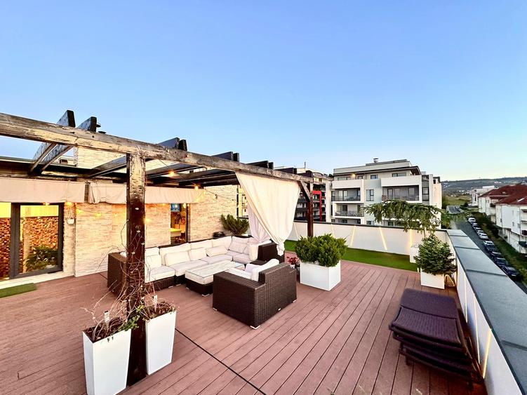 Apartament tip Penthouse,200 mp utili,Terasa,Ultramodern,Zona Buna Ziua