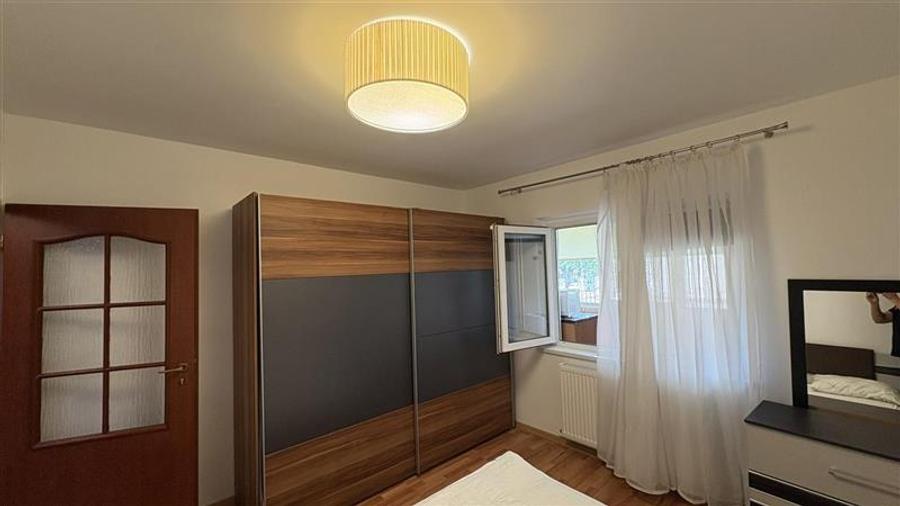 Inchiriere apartament 3 camere modern cu parcare in Zorilor- str Meteor, Cluj-Na