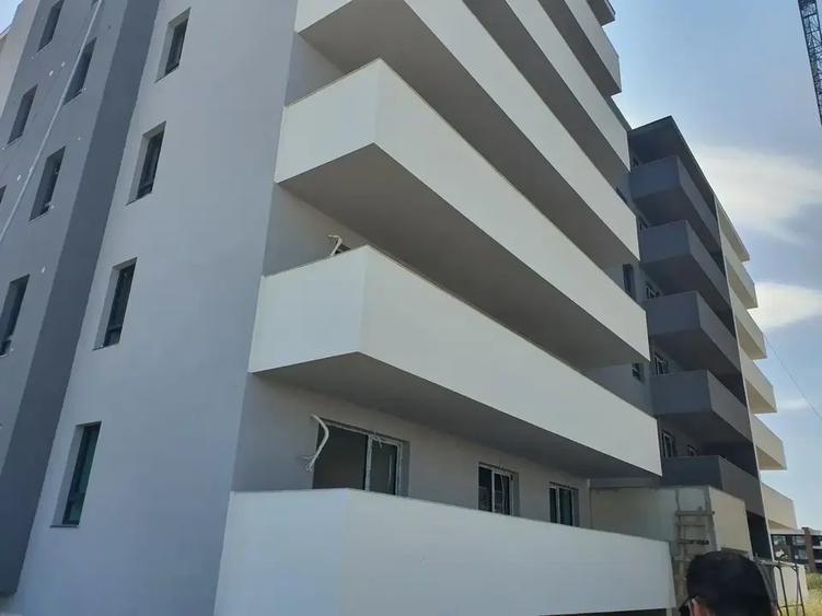 TITAN GURA CALITEI BLOC NOU 3 CAMERE 91 MP METROU TECLU