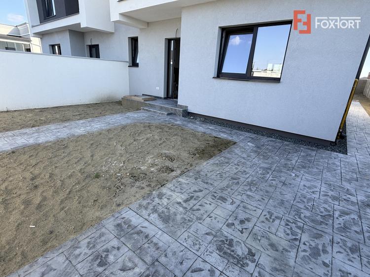 Duplex cu 4 camere de vanzare si teren de 335 mp - zona Sacalaz