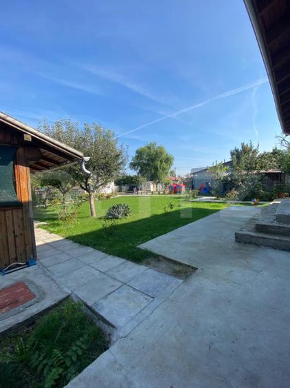 Proprietate 2 case, 223 mp, teren 1.676 mp, zona Lupeni