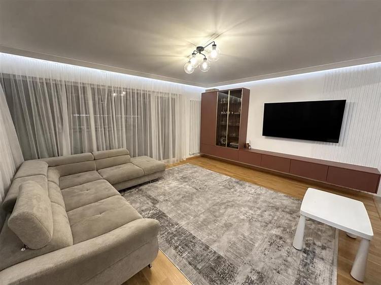 Apartament 4 camere | Terasă panoramică 105 mp | 95 mp utili | Bun