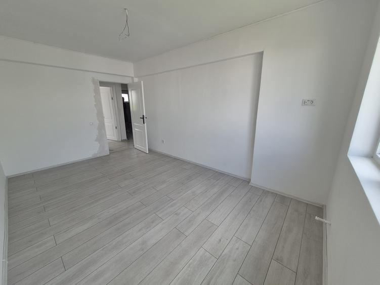 Vila cu 4 cam+mansarda locuibila neamenajata,curte 240 mp,cash,credit,apart+dif