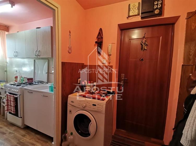 Apartament 2 camere Complexul Studentesc etaj 4 - 4