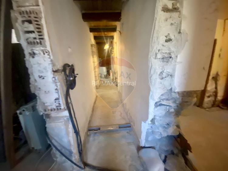 Vilă cu farmec istoric în Bușteni, pensiune sau locuință de vacanță! - 40