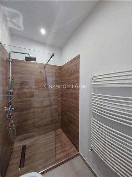 Apartament 5 camere central, renovat, pentru locuit sau birou - 11