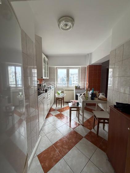 bd. Unirii colt cu Traian - apartament 4 camere foarte spatios - 8