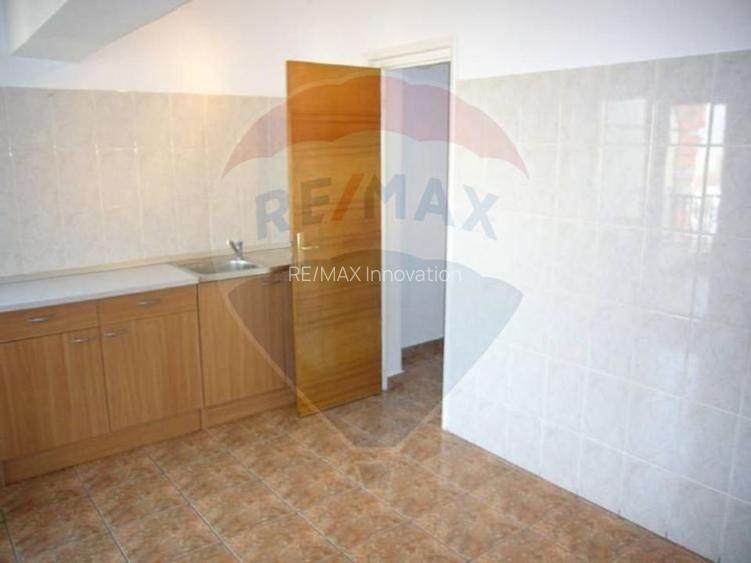 INCHIRIERE/Apartament spațios cu 4 camere – Bd. Unirii nr. 76 - 4