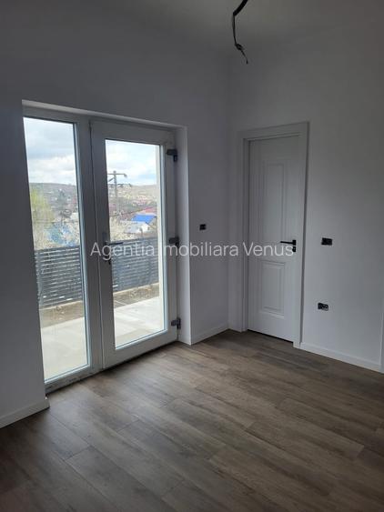 Casa noua cu etaj in oras - 5