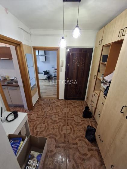 Apartament cu 2 camere, decomandate, etajul 1/4, zona Dacia - 7