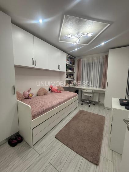 Apartament 3 camere complet renovat • Parter • Zona Comisia  Centrala - 2