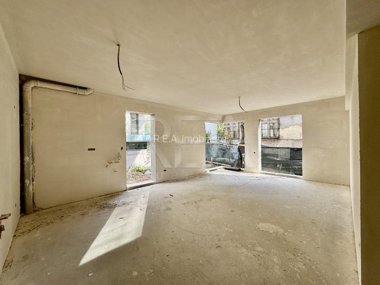 4 camere decomandat cu curte Ultracentral - 2