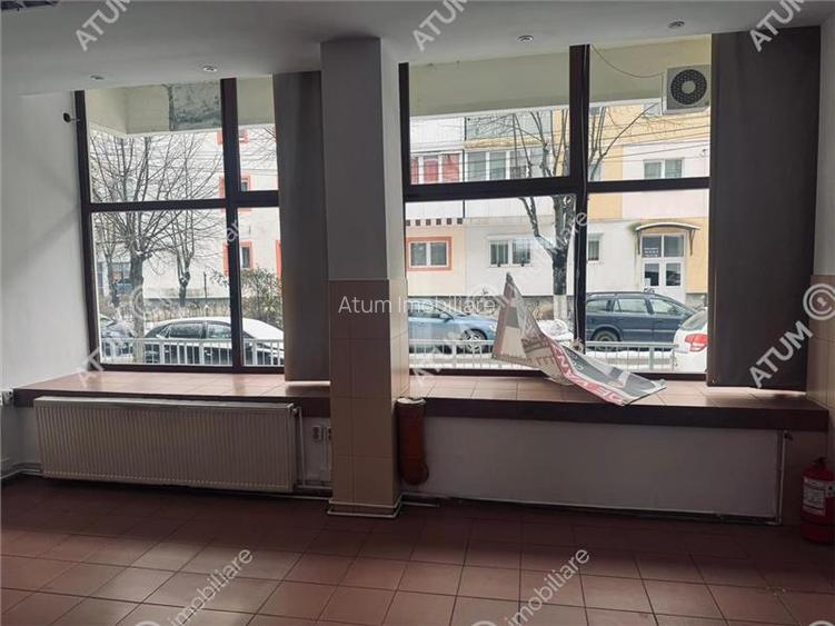 Spatiu comercial 100 mp utili 9 ml vitrina 2 intrari Valea Aurie Sibiu - 3