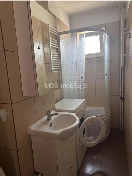 Decomandat la etajul 3, mobilat si utilat linga Profi - 4