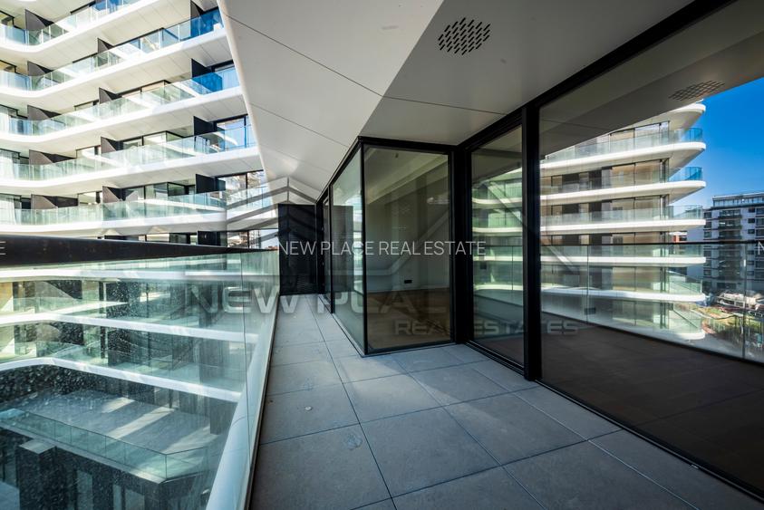 YachtKID | Vedere catre Lac | Terasa de 12,40 mp | Bucatarie inchisa | LUX - 12