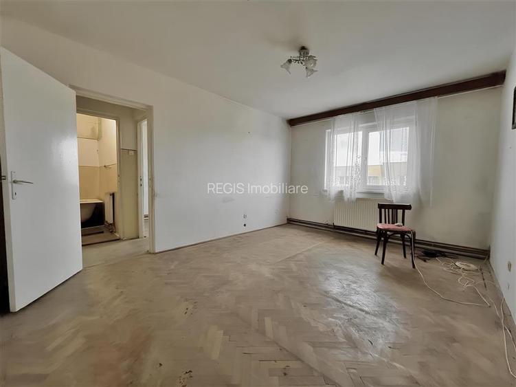 Apartament 2 Camere zona Florilor de renovat la ultimul etaj - 2