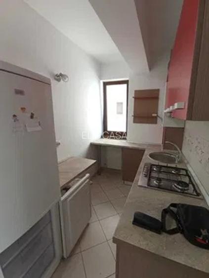 Apartament cu 2 camere decomandat, zona CUG - 5