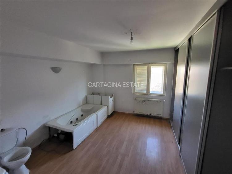 Casa P+1+M  1100 mp teren  B-dul Erou Iancu Nicolae - 10