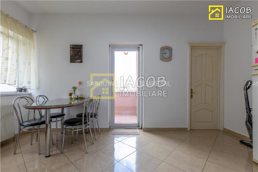 1/2 Duplex  S+D+P+2E, 455 mp in zona centrala a mun. Bacau - 31