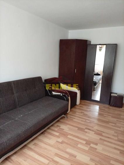 GARSONIERĂ DE VÂNZARE – CAPĂT 1, TIBERIU CRUDU