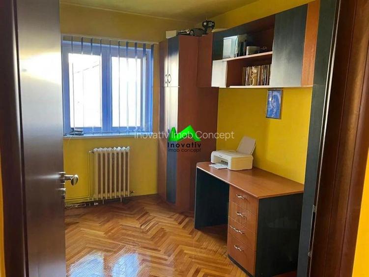 Apartament de vanzare 3 camere Vasile Aaron - 5