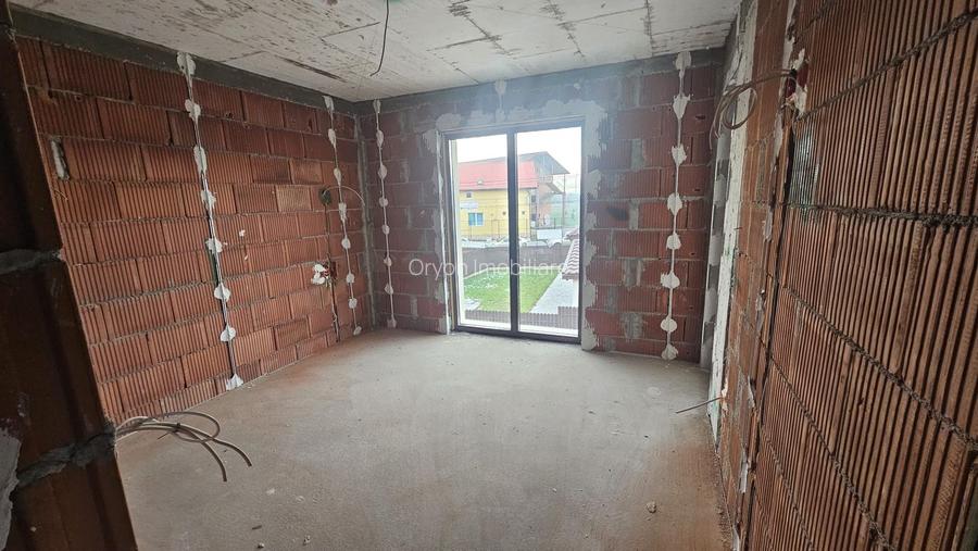 Casă P + 1, central, vis-a-vis de Stadionul Municipal - 6