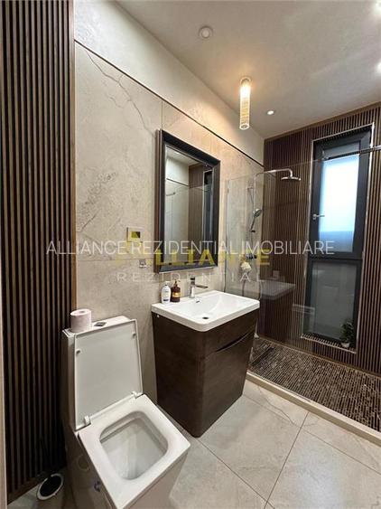 Penthouse 5/5 135 MP - 21