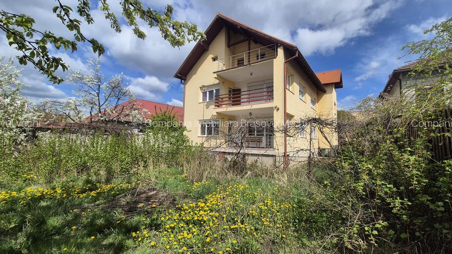 Vila cu 2 apartamente spatioase si teren de 670 mp. - 2