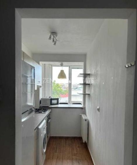 Piata Amzei // 1960 // mobilat - 4