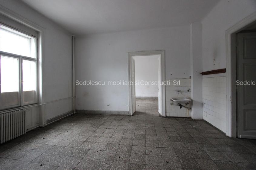Imobil pretabil cladire de birouri, clinica medicala - Central - 74