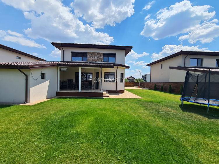 OMNIA-Proprietati alese! Casă la superlativ: curte mare, detalii  atragatoare. - 10