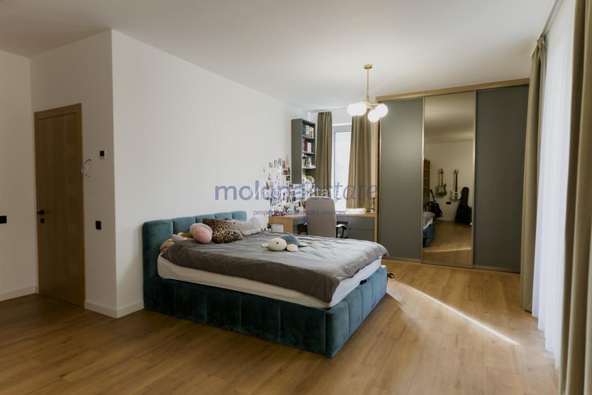 Proprietate rezidențială, cu două apartamente private, în Andrei Muresanu - 10