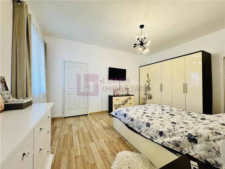 Casa pe un singur nivel Sura Mare | teren 701 mp | 2 constructii | video - 15