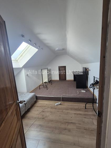 Apartament la casa, 4 camere in Schei - 11