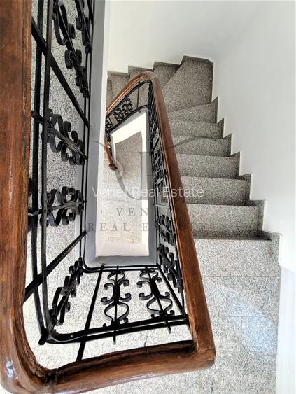 Vila 9 camere 3 grupuri sanitare 1 terasa 354 mp Vasile Lascar Stefan cel Mare - 16