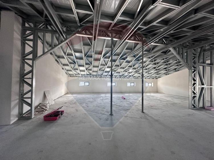 DE INCHIRIAT Spațiu comercial/showroom | 975 mp | Otopeni - 22