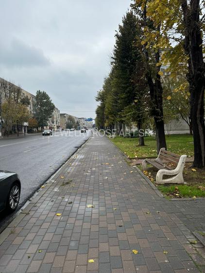 Spatiu Comercial/ Birouri/Cabinete, 100 mp, Vitrina  mare, Soseaua Constantei - 8