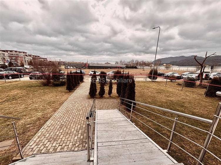 Spatiu 8 camere, 24 parcari si curte 900mp, in Brasov - 3