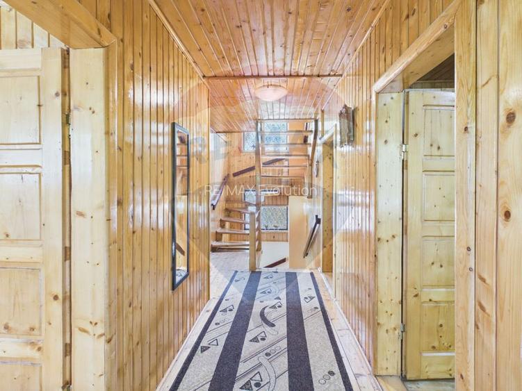 Pensiune/casa montană 9 camere în Dâmbovicioara, comision 0% - 31