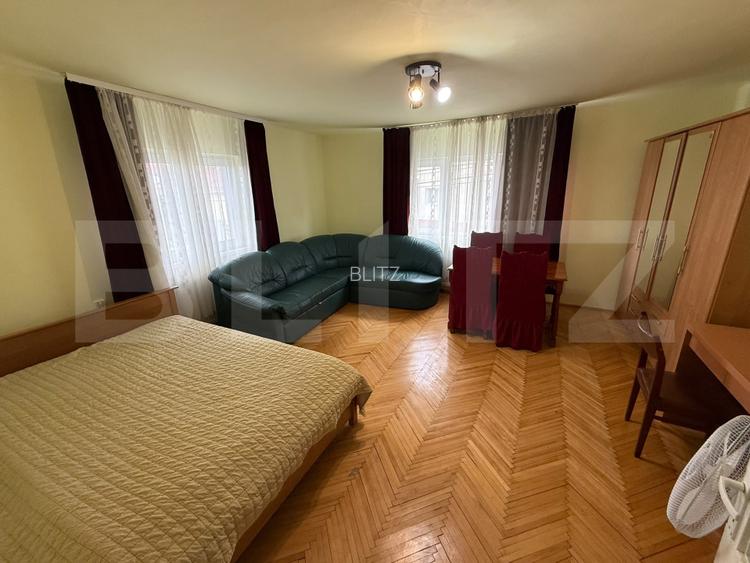 Garsoniera, 35 mp, pat matrimonial, zona UMF - 2